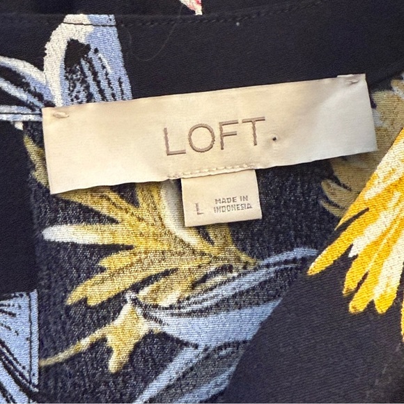 LOFT Navy Floral Blouse Large Ruffle Short Sleeve Cottagecore Bloomcore Flower - Picture 5 of 9